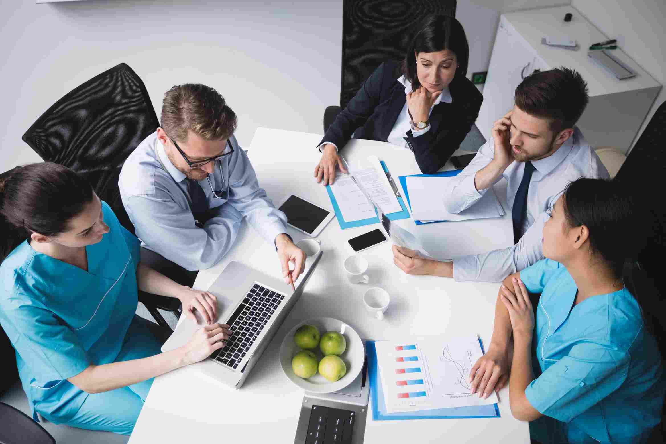 Why Pharma and Biotech Facilities Are Rethinking How They Manage Clinical Operations